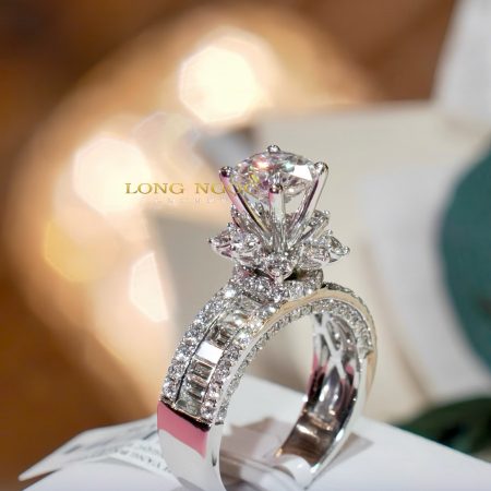 Nhẫn đài hoa đính kim cương Radiant N543.16