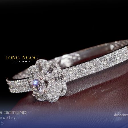 Vòng tay nụ hoa đính kim cương V123.5