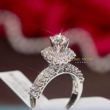 Nhẫn họa tiết hoa đính kim cương N32.107