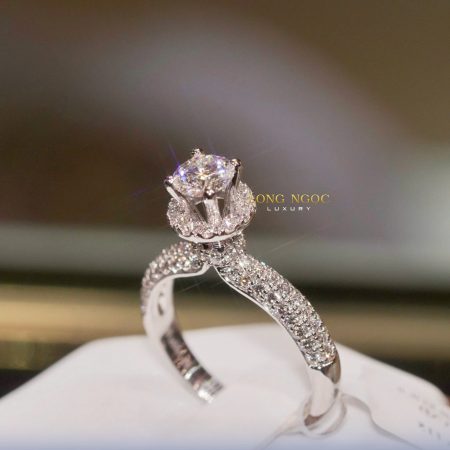 Nhẫn nụ đính kim cương N24.41