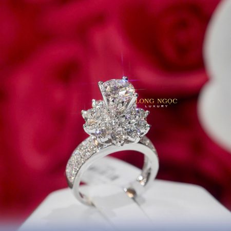 Nhẫn hoa ánh sao đính kim cương N49.6