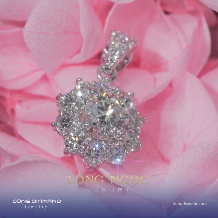 Mặt ổ hoa đính kim cương sang trọng