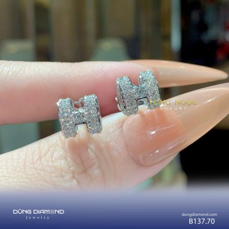 Bông tai nữ chữ H đính KC B137.70